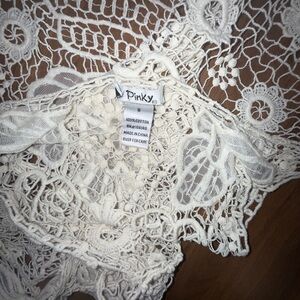 Pinky Women's White Lace Chemise